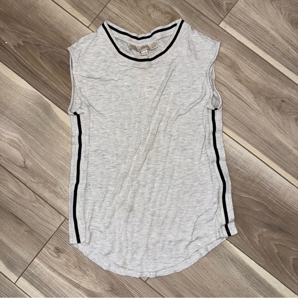 LOFT Light Gray Muscle Tee with Black Accents stretchy crew neck